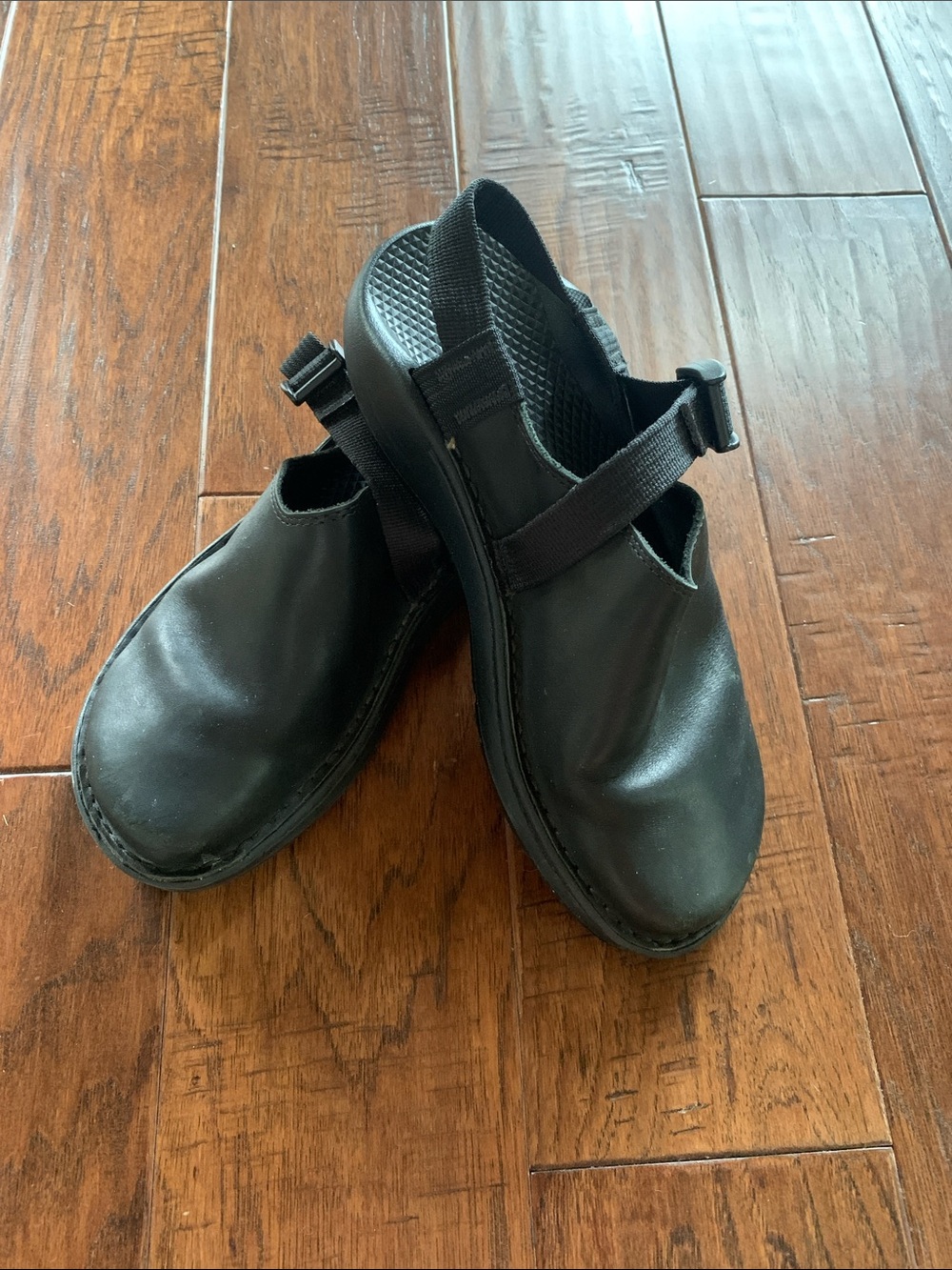 CLASSIC CHACO PEDSHED/TOECOOP LEATHER CLOG